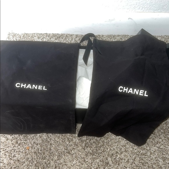 CHANEL Black Shoe Box - Picture 2 of 8